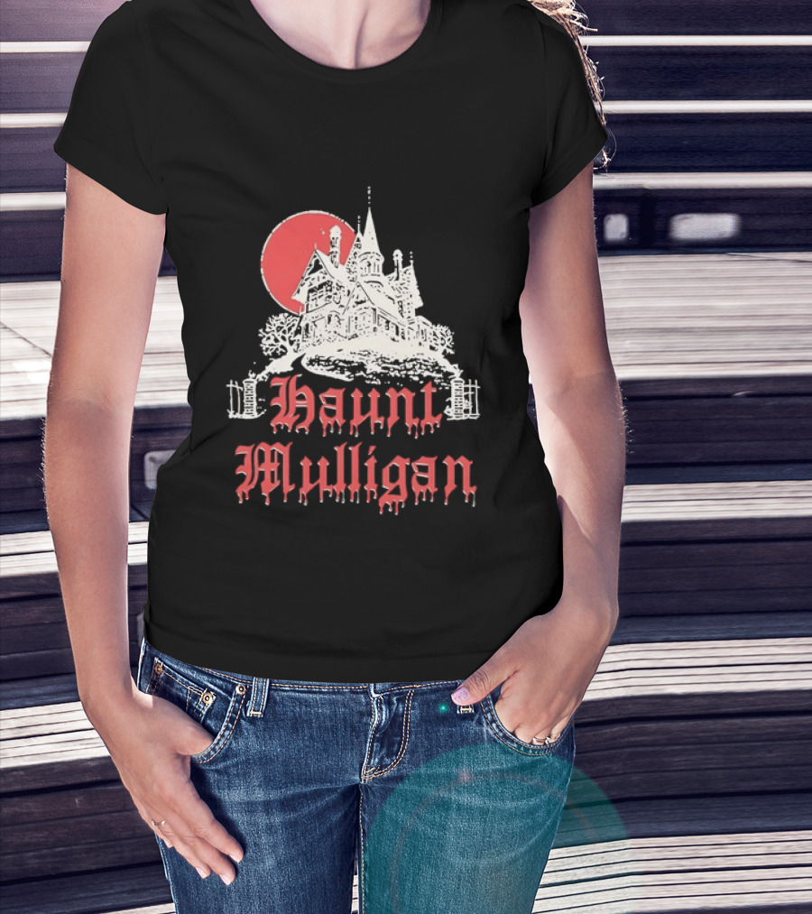Haunt Mulligan Gothic Haunted House Horror Red Moon T-Shirt