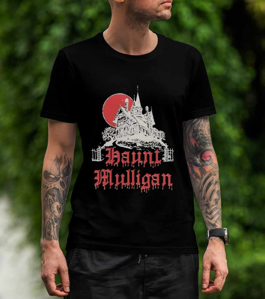 Haunt Mulligan Gothic Haunted House Horror Red Moon T-Shirt