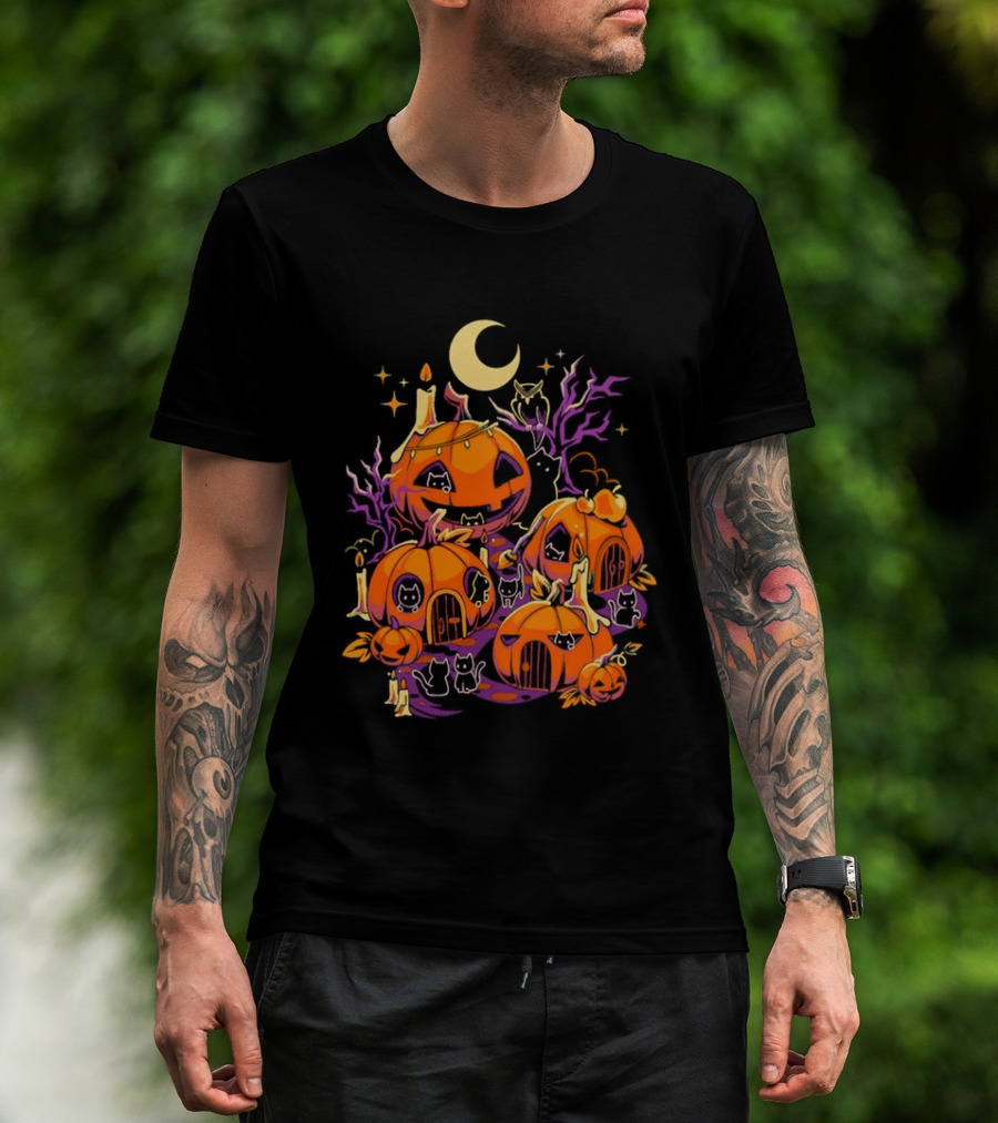 Pumpkin Halloween House Black Cat Crescent Moon Village T-Shirt