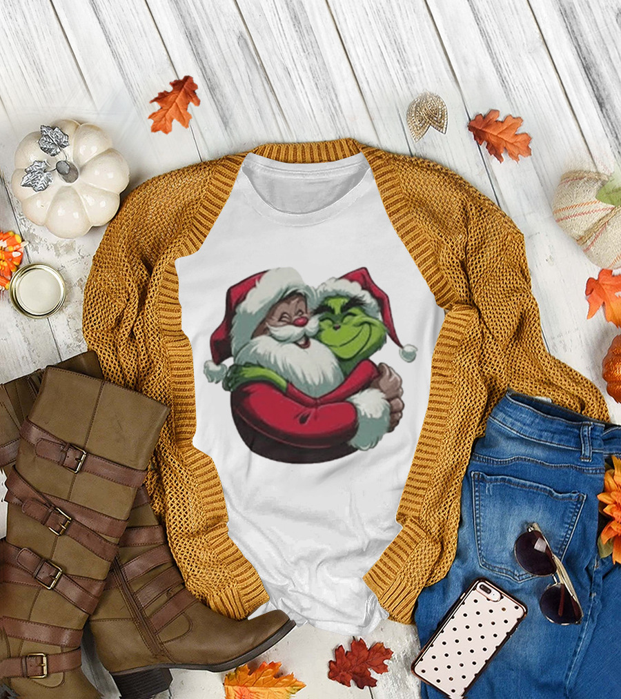 Grinch And Santa Embrace Christmas Magnet T-Shirt