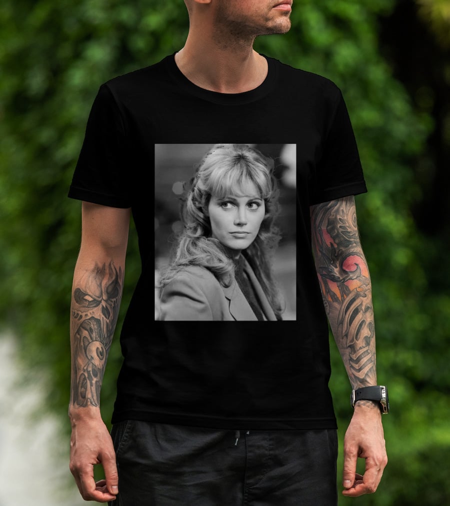 Rip Mary Louise Weller 1946 2026 Vintage Black And White T-Shirt