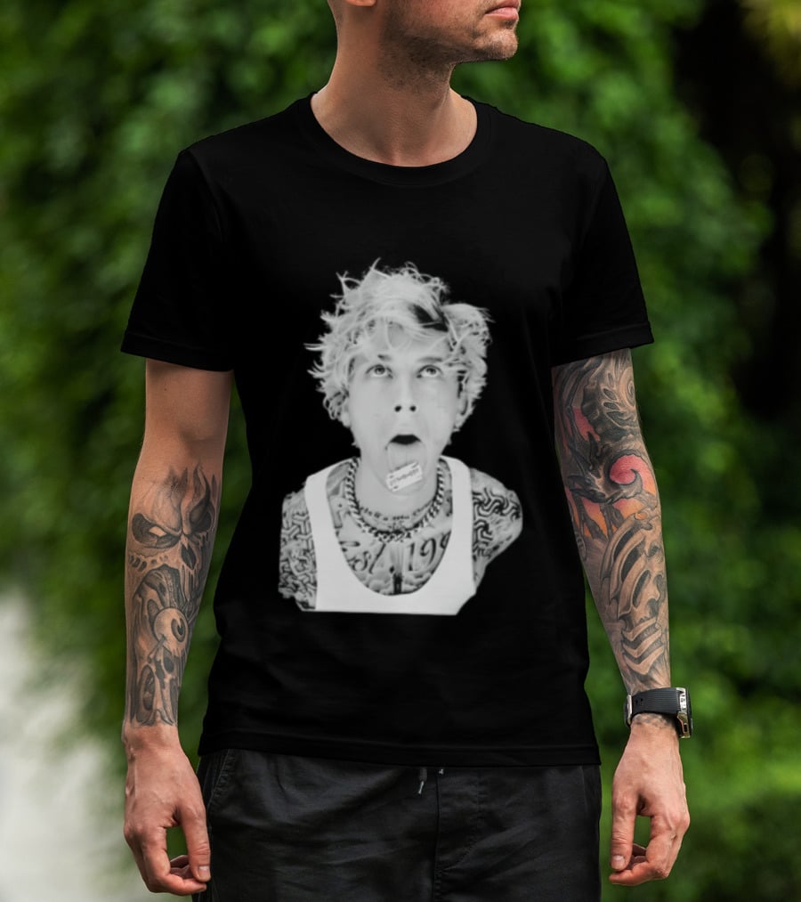 Machine Gun Kelly 1990 Blonde Hair Razor Tongue Tattoo Styling T-Shirt