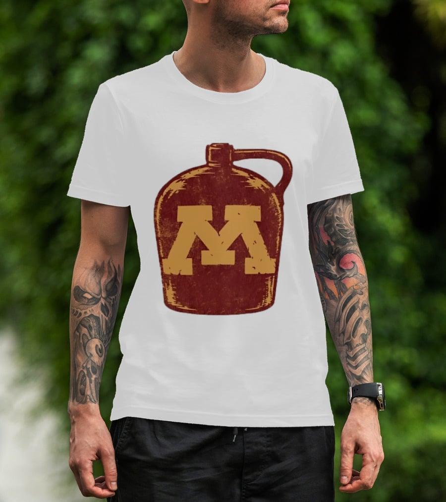 Minnesota Golden Gophers Distressed M Jug T-Shirt