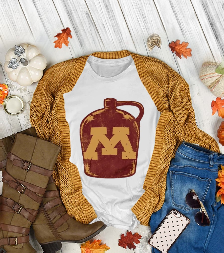 Minnesota Golden Gophers Distressed M Jug T-Shirt