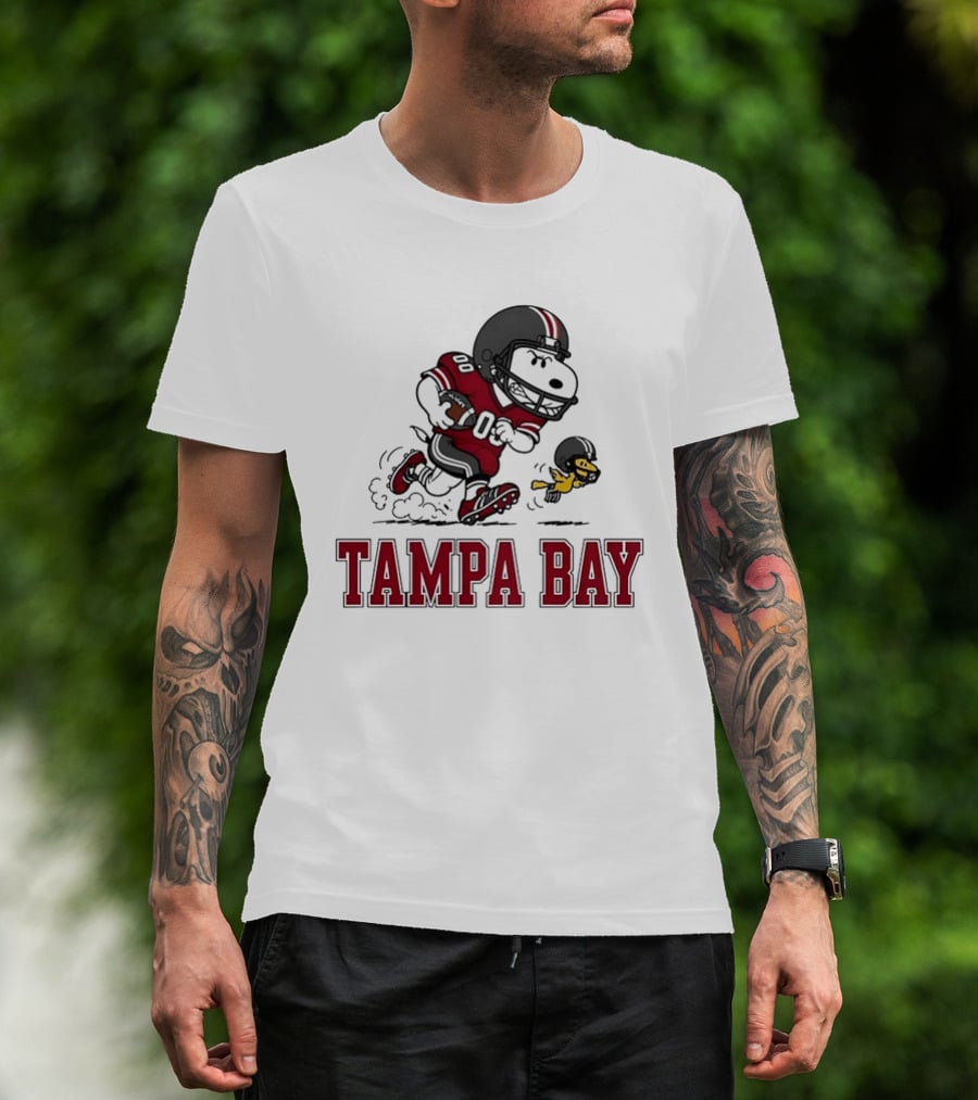 Tampa Bay Buccaneers Snoopy Woodstock Football Collaboration T-Shirt
