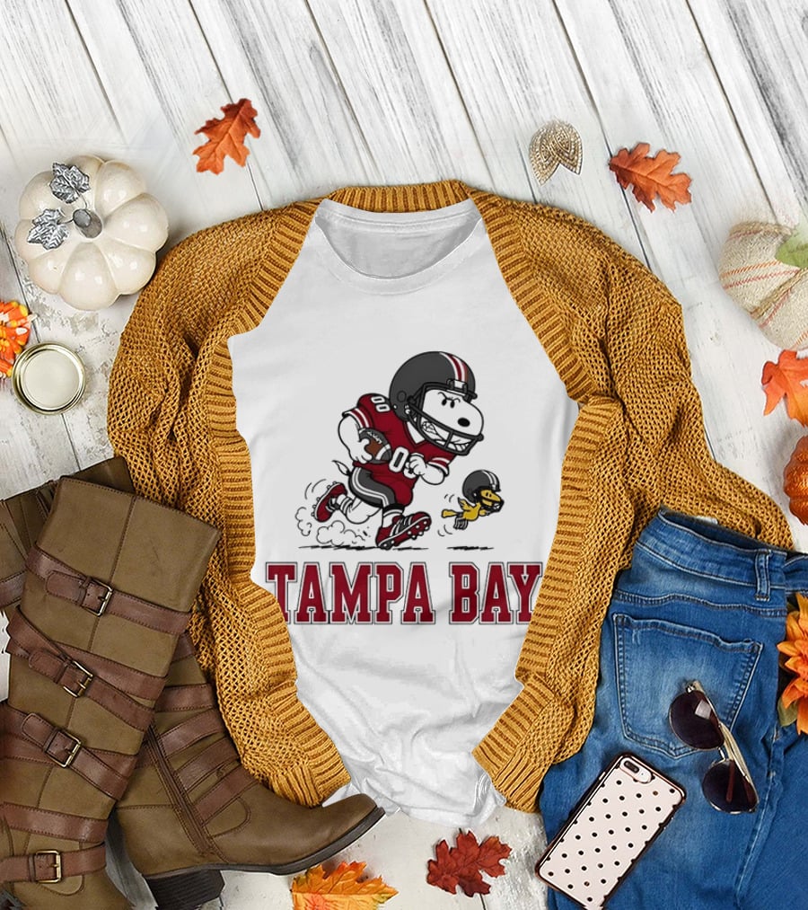 Tampa Bay Buccaneers Snoopy Woodstock Football Collaboration T-Shirt
