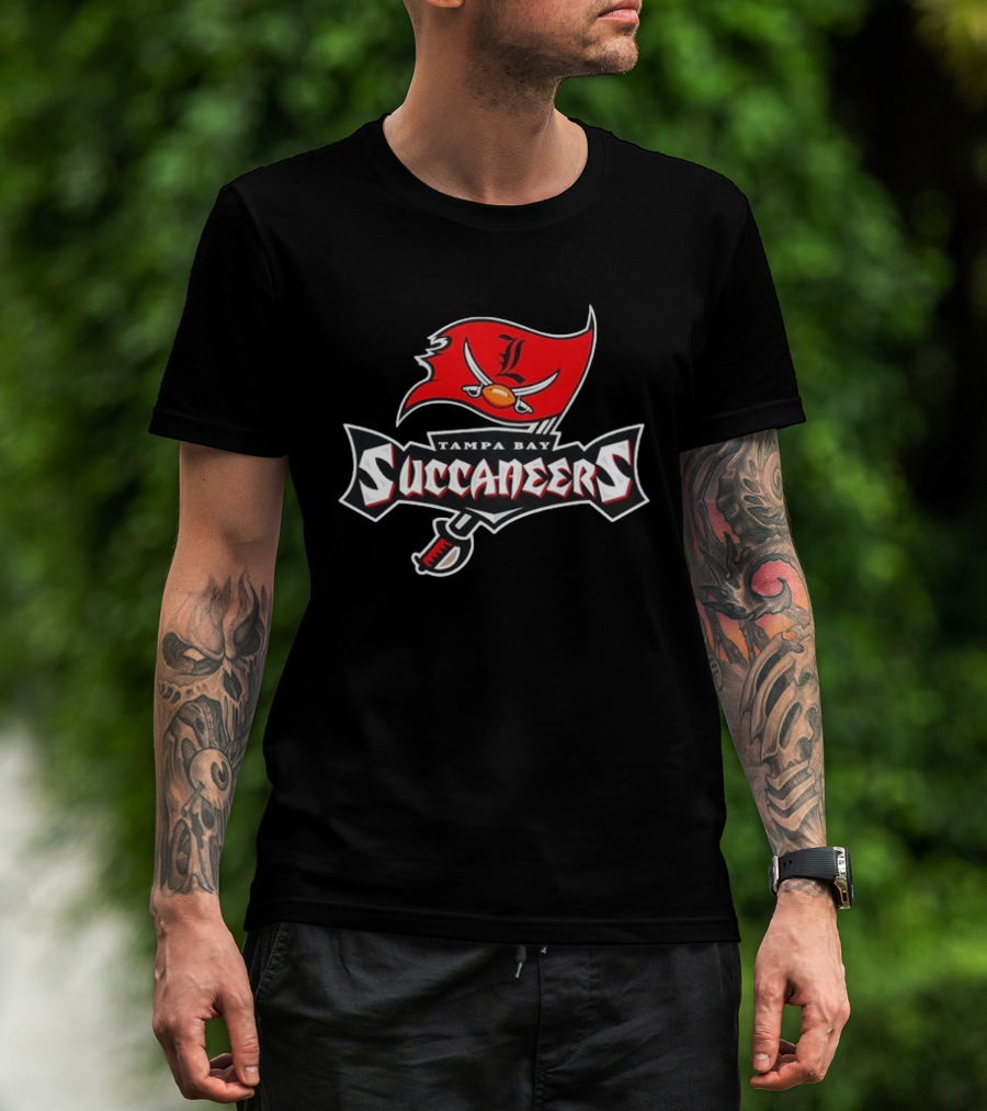 Tampa Bay Succaneers Football Pirate Flag Logo Sports Team T-Shirt
