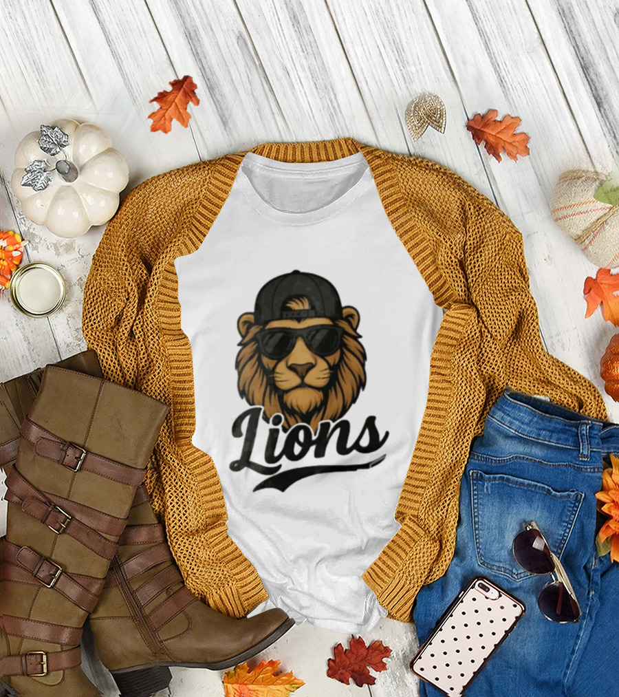 Detroit Lions Cool Lion Wearing Shades And Cap T-Shirt