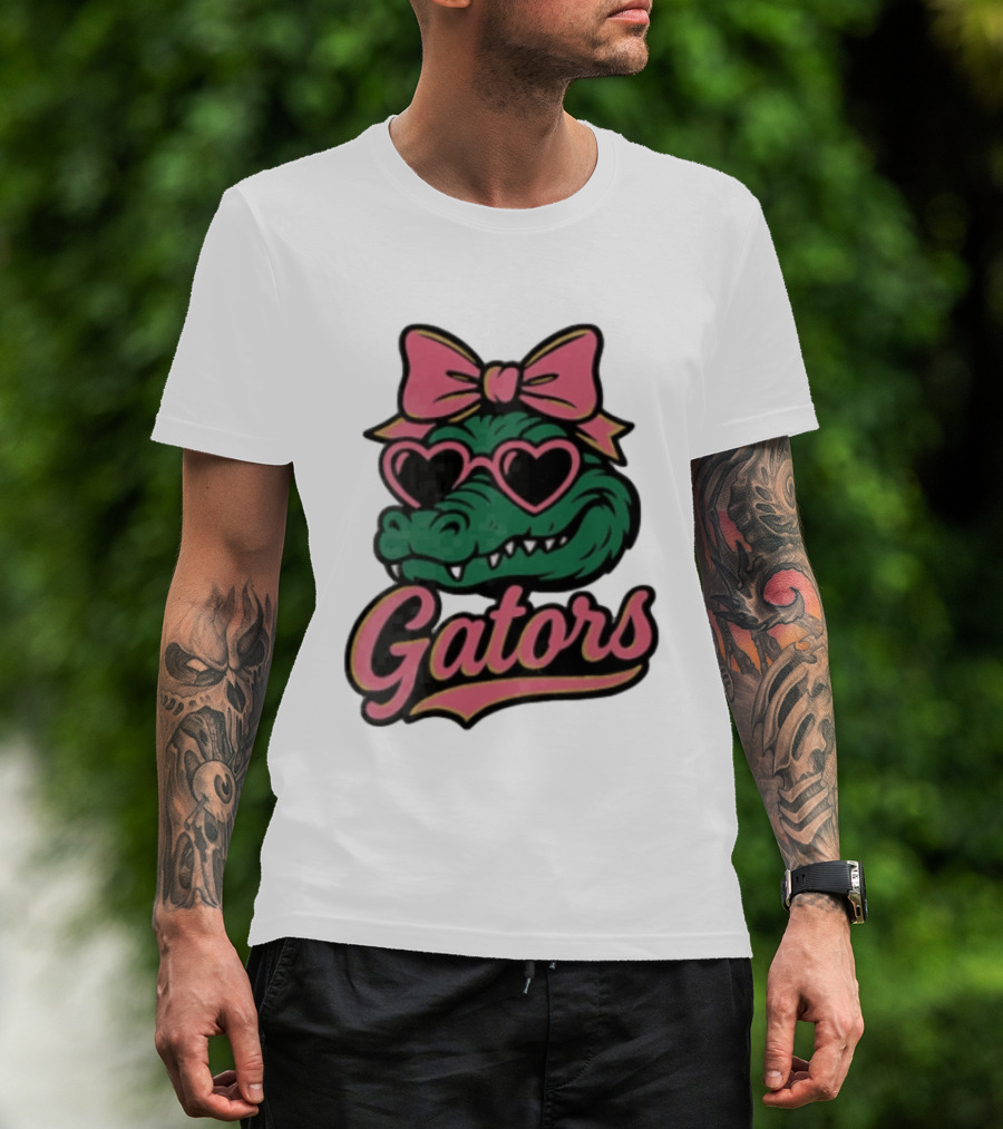 Florida Gators Green Alligator Pink Bow Heart Sunglasses T-Shirt