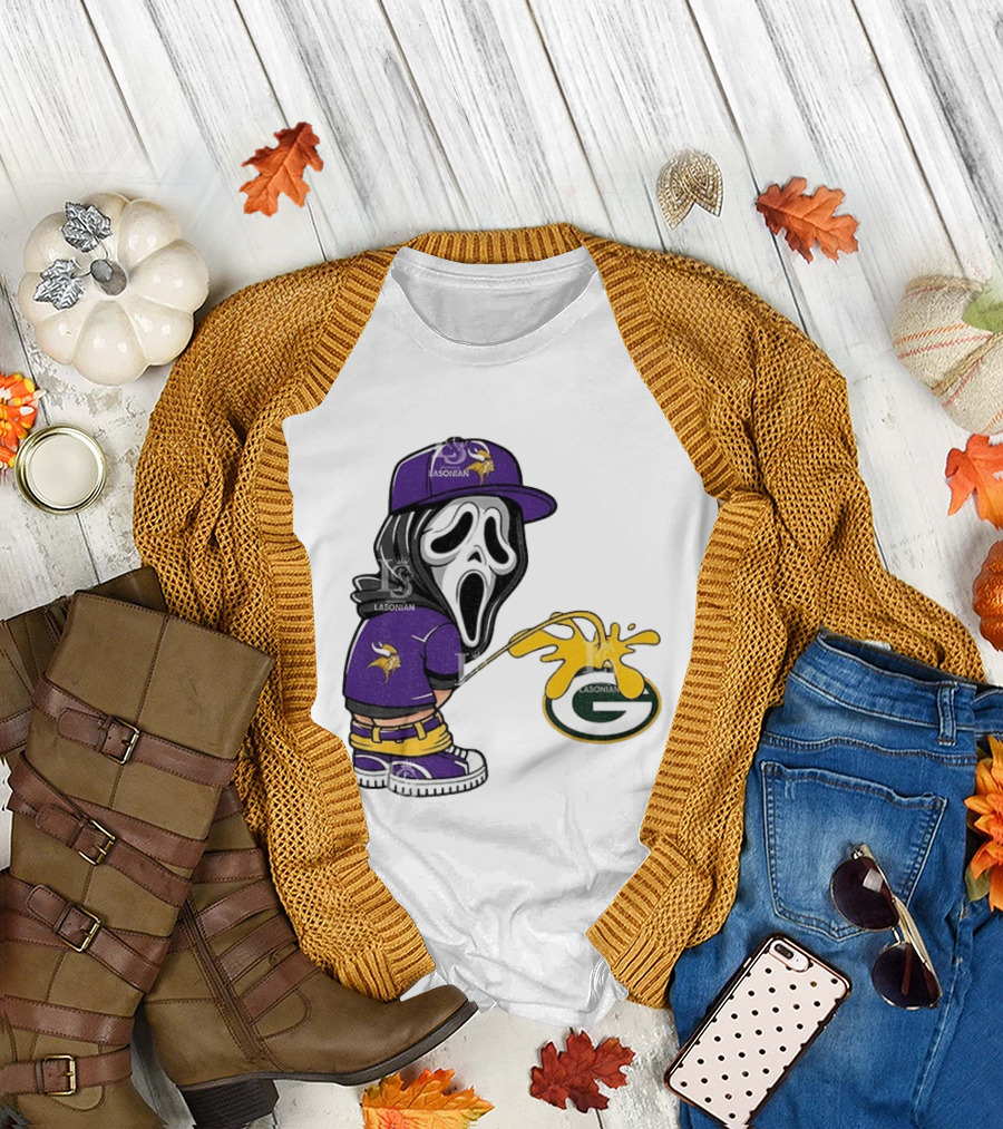 Minnesota Vikings Ghostface Piss On Green Bay Packers T-Shirt