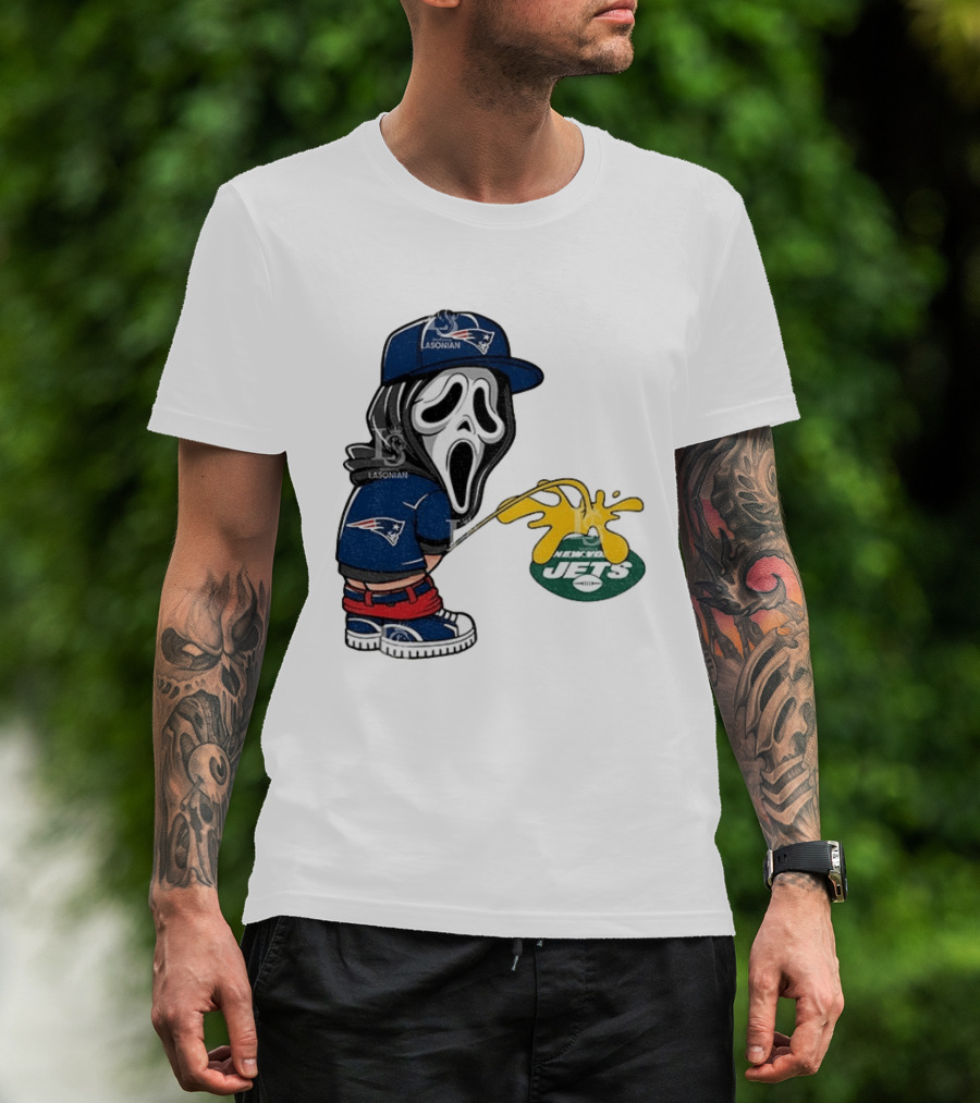New England Patriots Ghostface Urinating On New York Jets T-Shirt