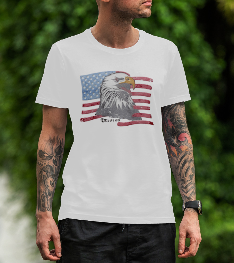 Vecovas Bald Eagle Head Over American Flag T-Shirt