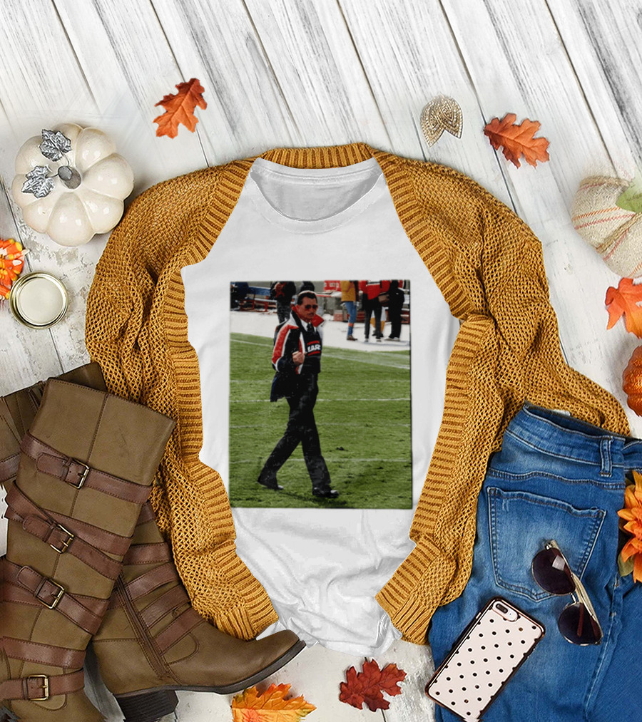 Mike Ditka Chicago Bears Coach Iconic Sideline Moment T-Shirt