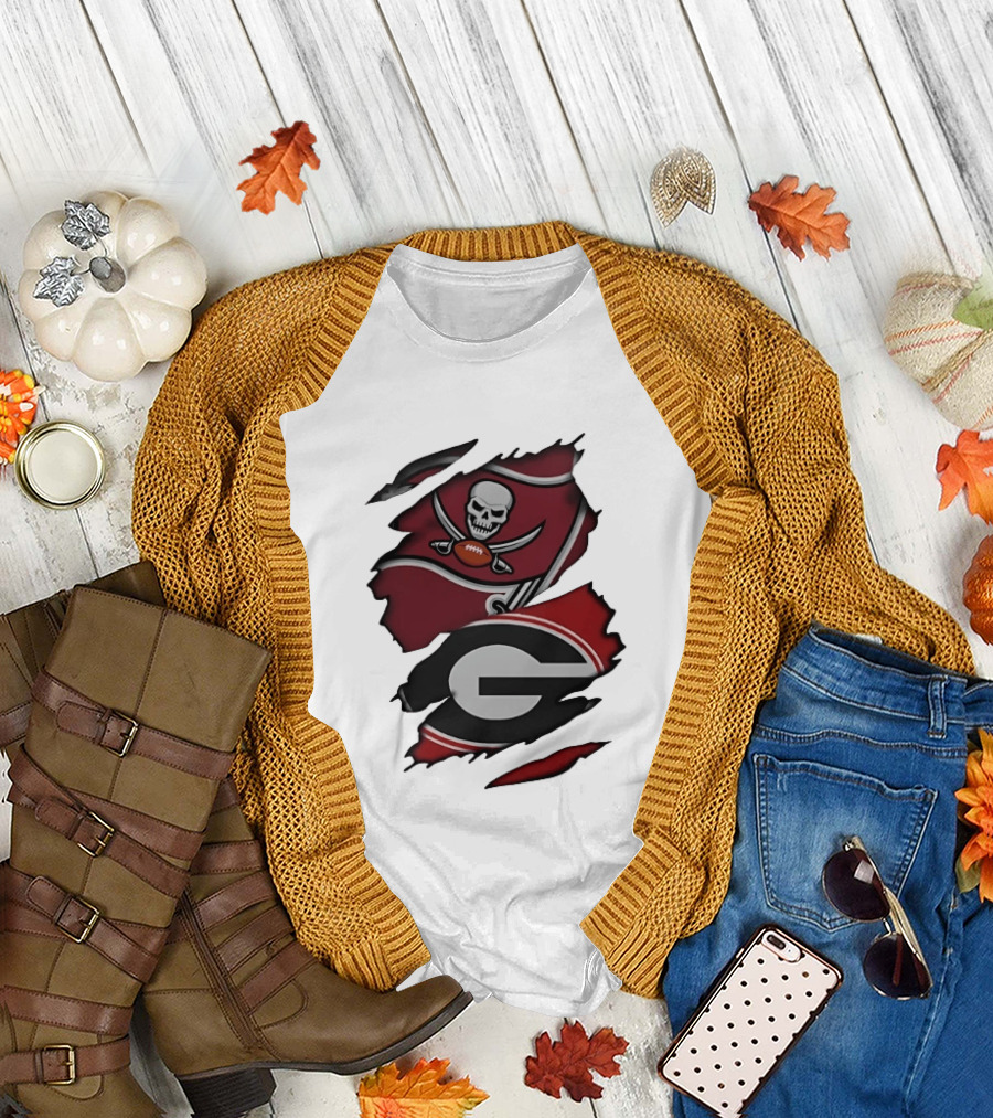Tampa Bay Buccaneers Georgia Bulldogs Torn Fabric NCAA Collaboration T-Shirt