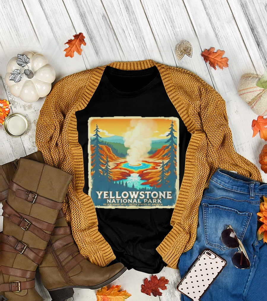 Yellowstone National Park Established 1872 United States Of America T-Shirt