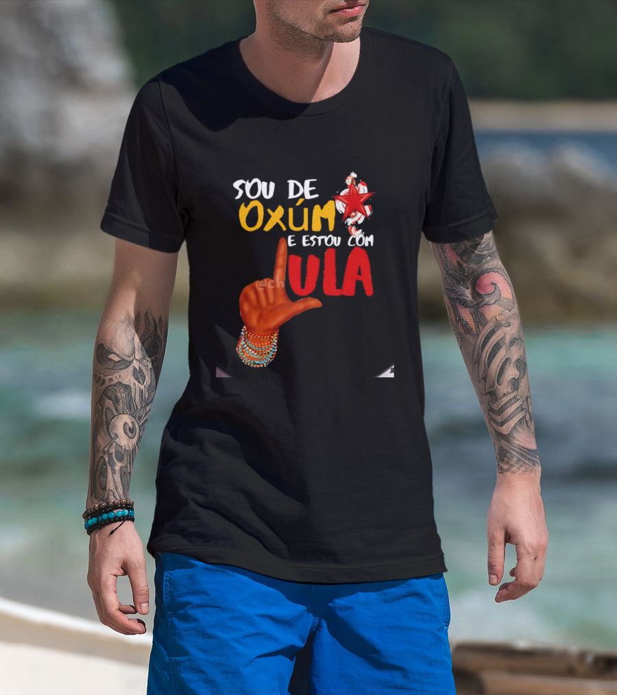 Sou De Oxúm E Estou Com Lula Oxum Brasil Beaded Hand Red Star T-Shirt