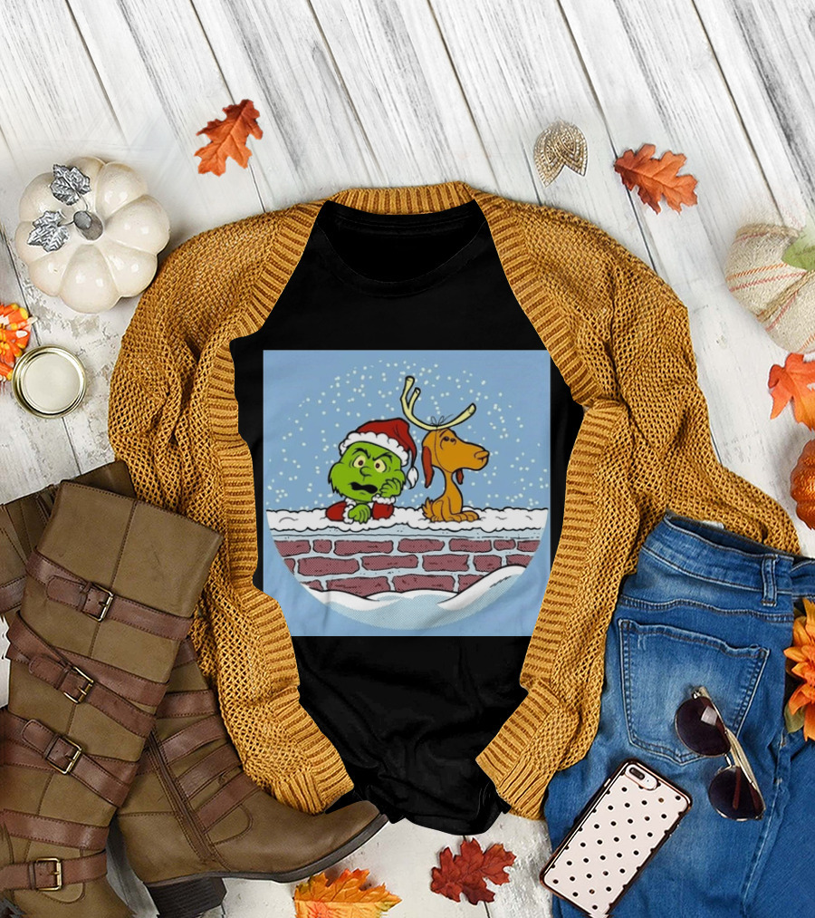 Green Grinch And Max Dog Rooftop Christmas Scene T-Shirt