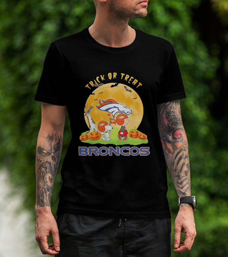 Trick Or Treat Charlie Brown Snoopy Woodstock Denver Broncos Halloween Moon T-Shirt