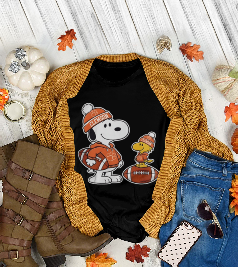 Snoopy And Woodstock Clemson Tigers Football Fans 2026 T-Shirt