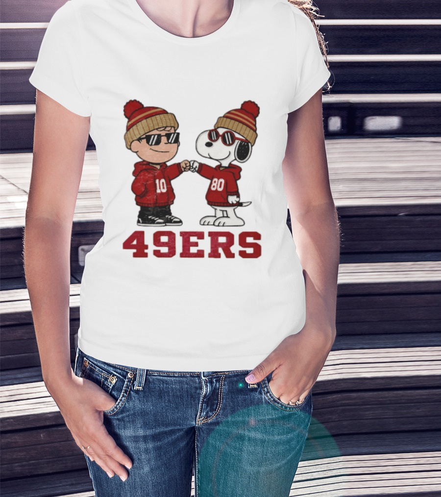 San Francisco 49ers Charlie Brown Snoopy 49ERS Fist Bump Beanies T-Shirt