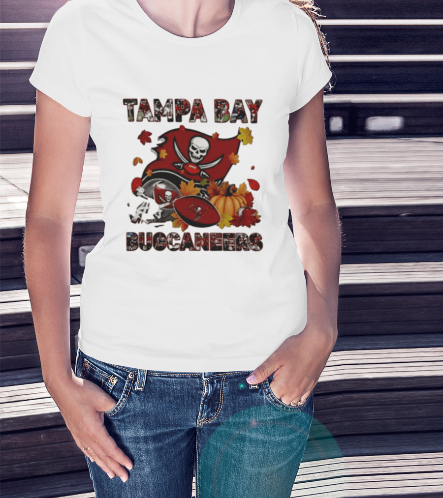 Tampa Bay Buccaneers Autumn 2026 Skull And Crossed Swords Football Pumpkin Decor T-Shirt
