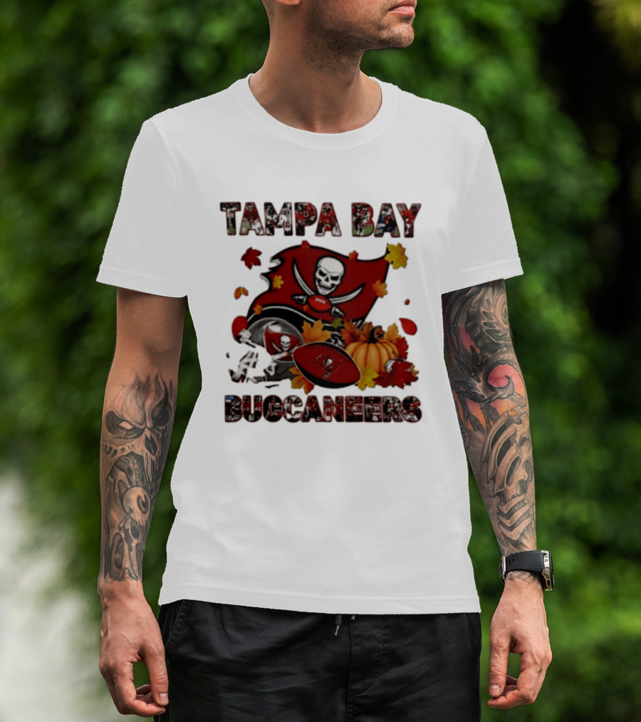 Tampa Bay Buccaneers Autumn 2026 Skull And Crossed Swords Football Pumpkin Decor T-Shirt