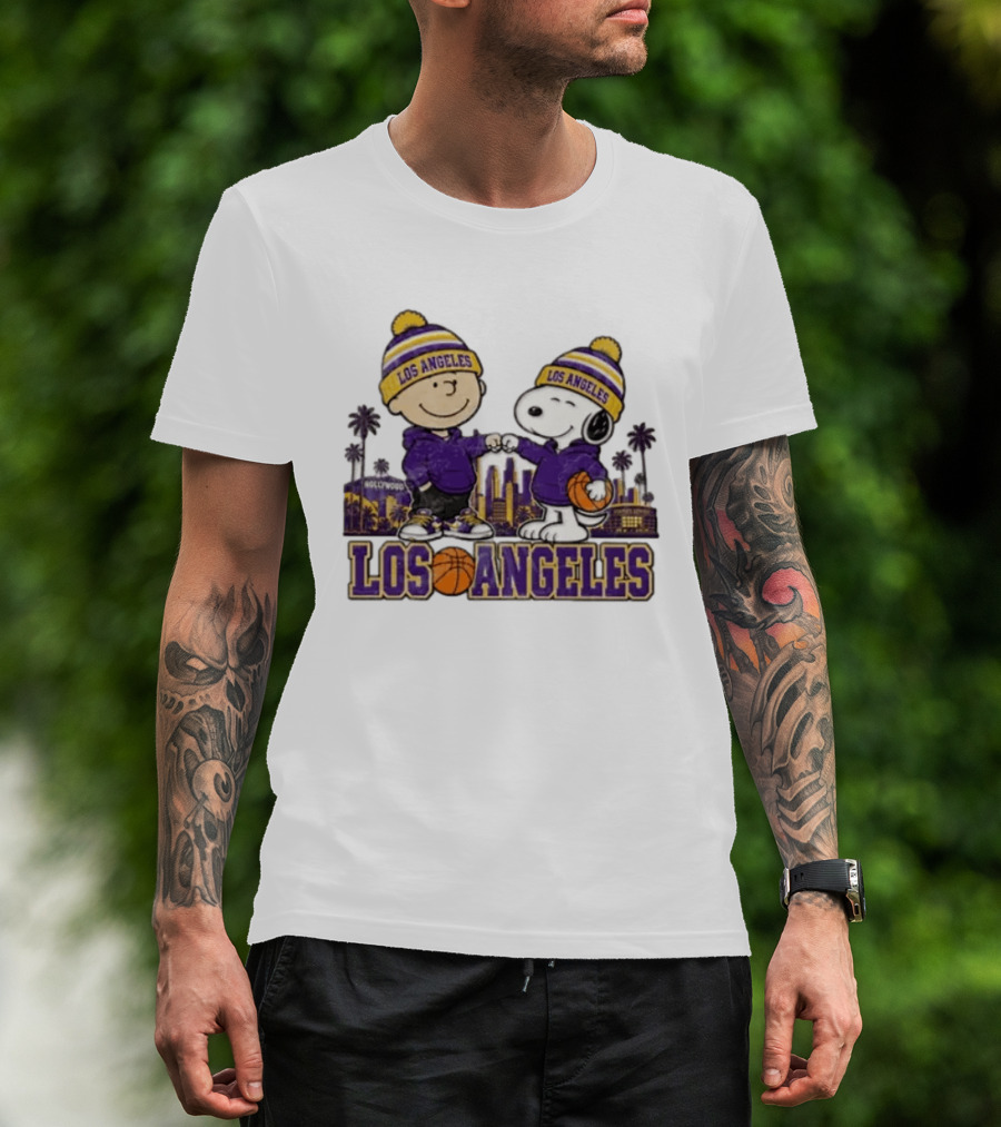 Los Angeles Charlie Brown Snoopy Basketball Fans Skyline Vintage Lakers T-Shirt