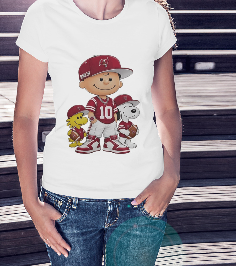 Tampa Bay Buccaneers Charlie Brown Woodstock Snoopy Number 10 Football Fans T-Shirt