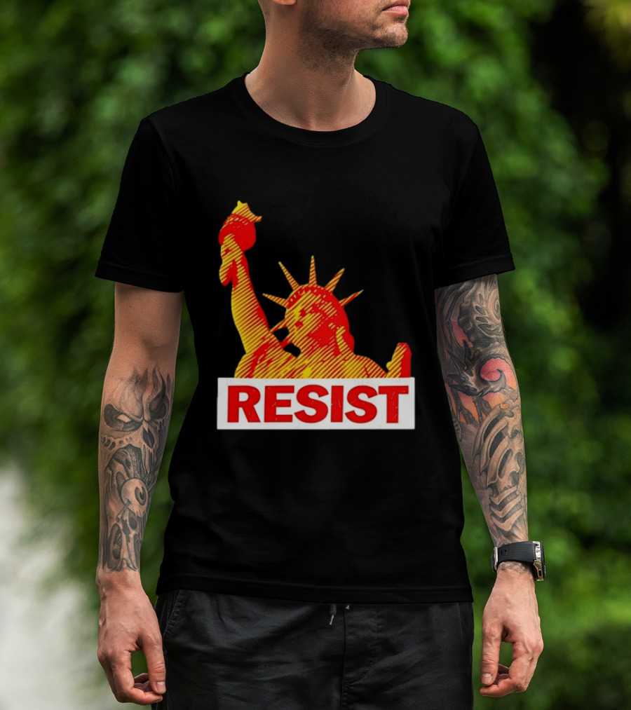 Statue Of Liberty Distressed Resist Political Protest T-Shirt