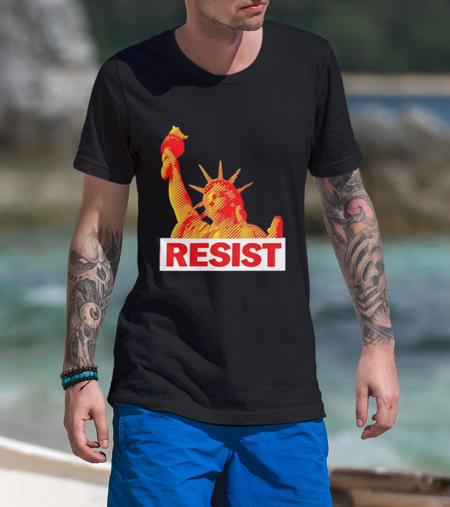 Statue Of Liberty Distressed Resist Political Protest T-Shirt