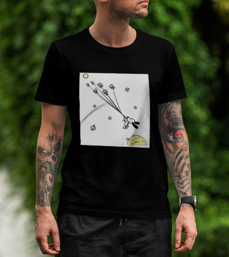 Snoopy In Space With Woodstock Balloon Birds Peanuts Cartoon T-Shirt