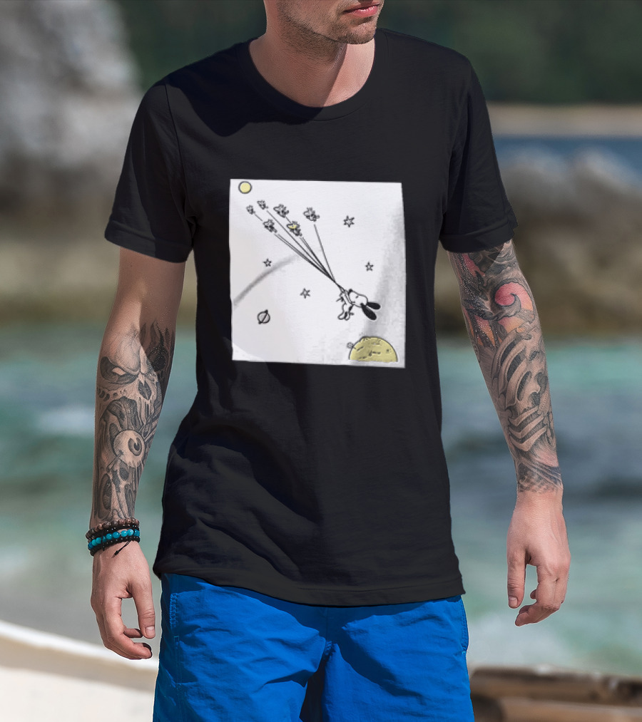 Snoopy In Space With Woodstock Balloon Birds Peanuts Cartoon T-Shirt
