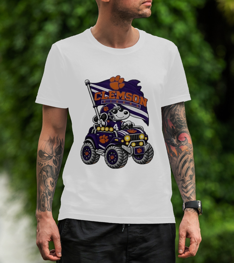 Clemson Tigers Snoopy Jeep Flag Football Adventure T-Shirt