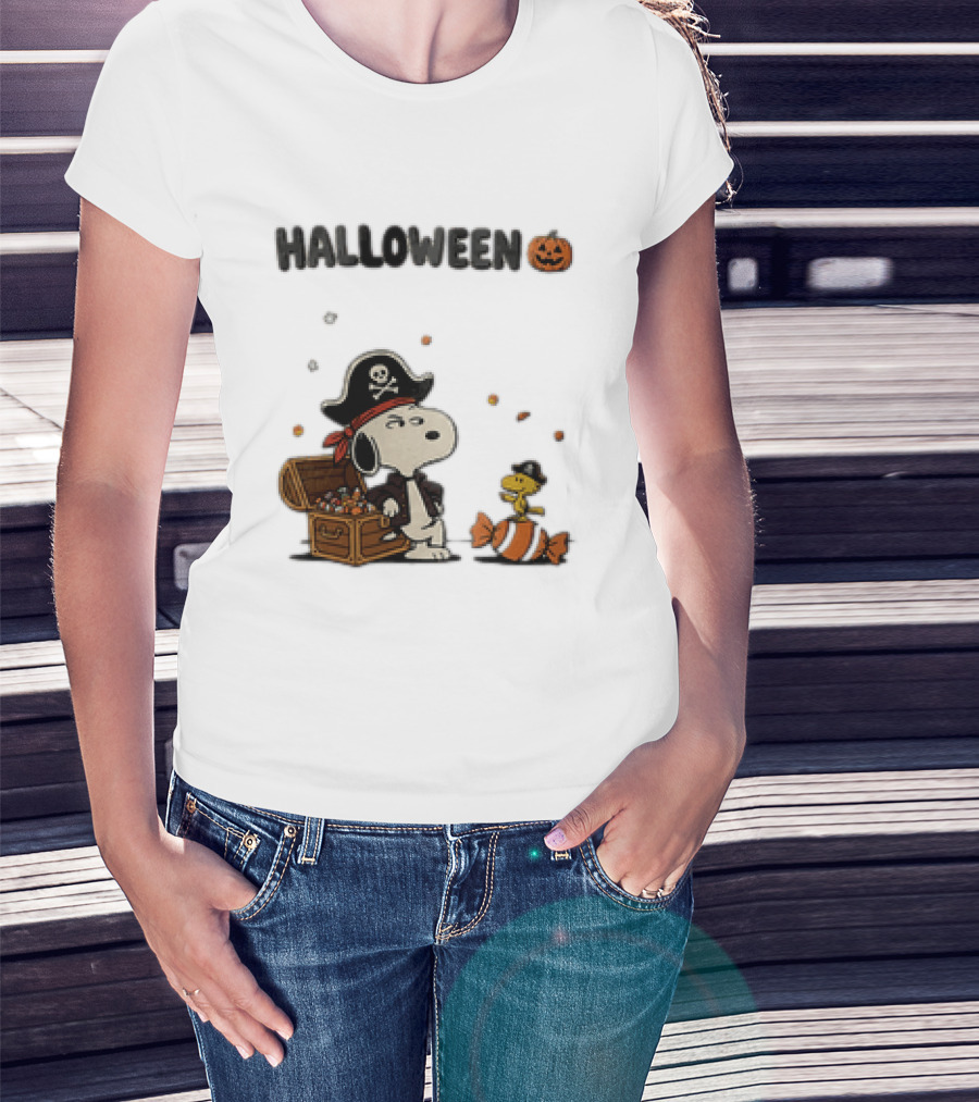 Snoopy Woodstock Halloween Pirates Treasure Chest Pumpkin T-Shirt