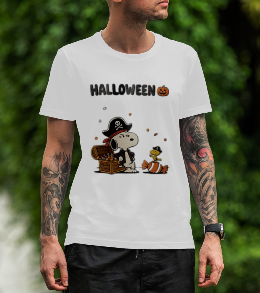 Snoopy Woodstock Halloween Pirates Treasure Chest Pumpkin T-Shirt