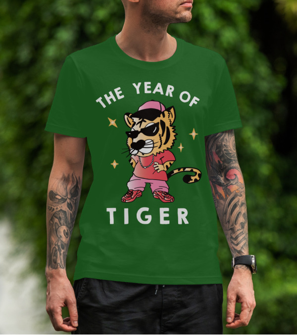 THE YEAR OF TIGER Hip Hop Style Cartoon Tiger Wearing Sunglasses And Chain T-Shirt