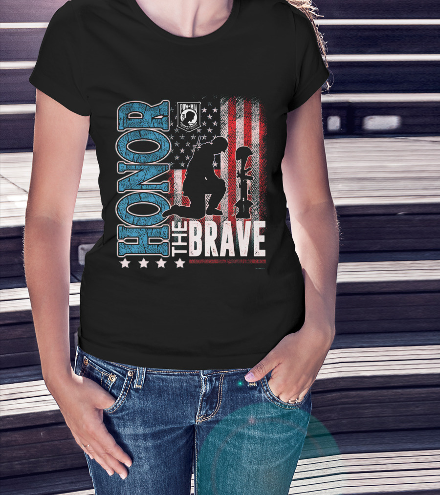Honor The Brave POW-MIA American Flag Soldier Kneeling Memorial T-Shirt