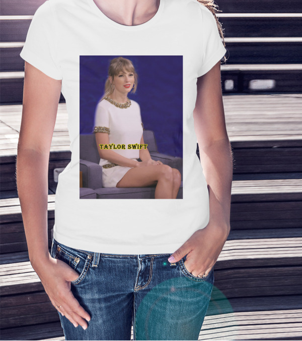 TAYLOR SWIFT Fans Theory About Actress In 10-Minute 'All Too Well' T-Shirt