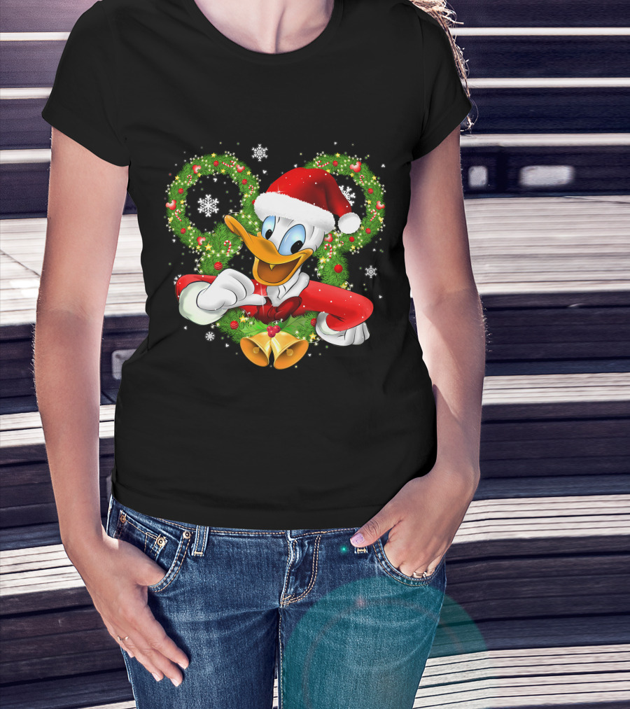 Santa Donald Duck Christmas Wreath Snowflakes T-Shirt