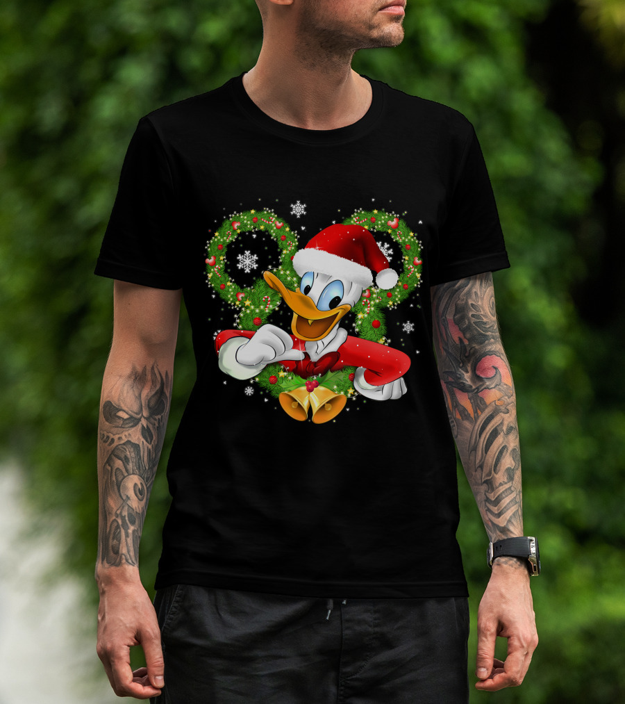 Santa Donald Duck Christmas Wreath Snowflakes T-Shirt