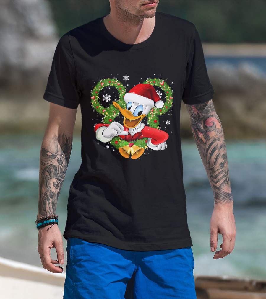Santa Donald Duck Christmas Wreath Snowflakes T-Shirt