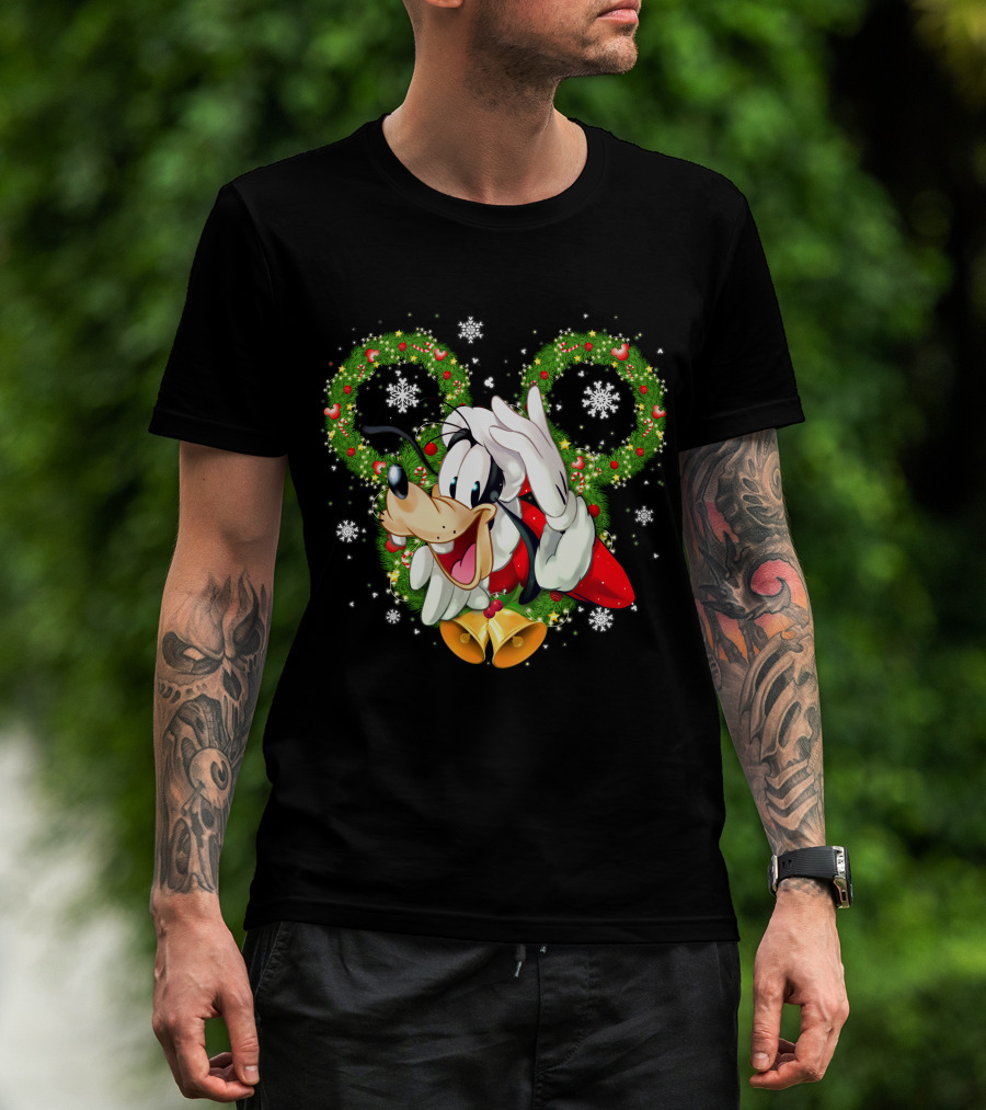 Goofy Christmas Holiday Cheer With Wreaths And Bells T-Shirt