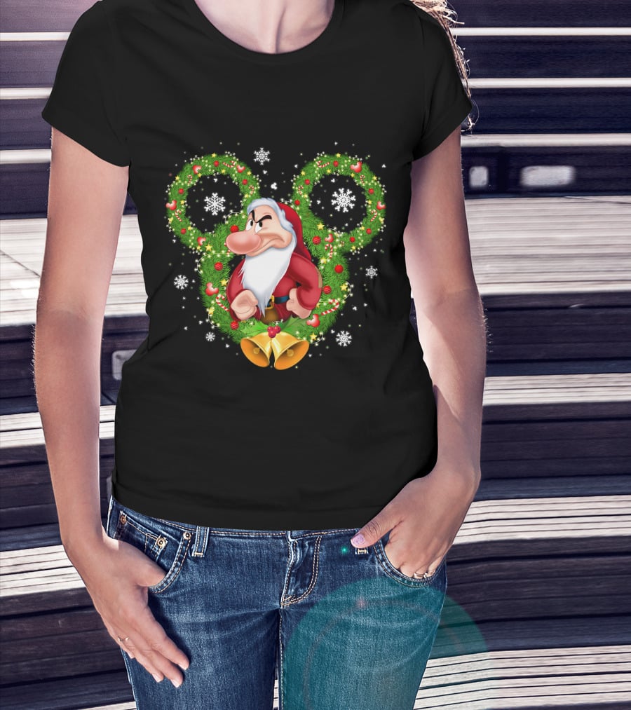 Grumpy Santa Dwarf In Wreath With Snowflakes And Bells T-Shirt