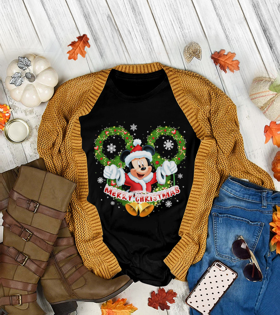 Mickey Mouse Merry Christmas Wreaths And Snowflakes T-Shirt