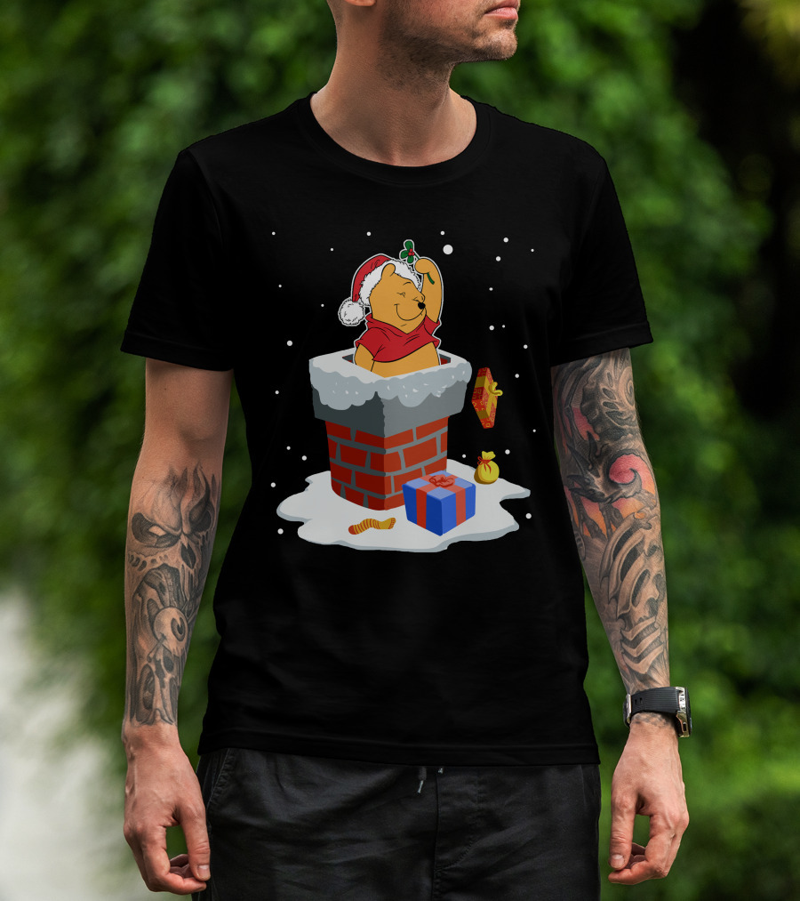 Winnie The Pooh Christmas Santa Chimney Holiday Mistletoe Snow Gifts T-Shirt