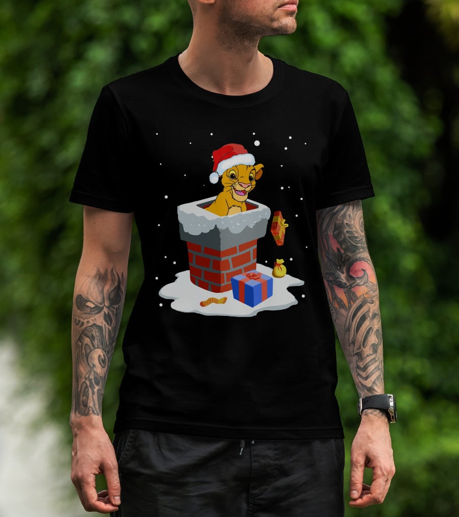 Simba In Santa Hat Popping Out Of Chimney With Christmas Gifts T-Shirt