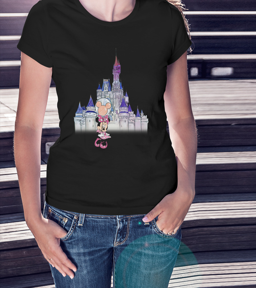 Minnie Mouse In Front Of Disney Castle T-Shirt
