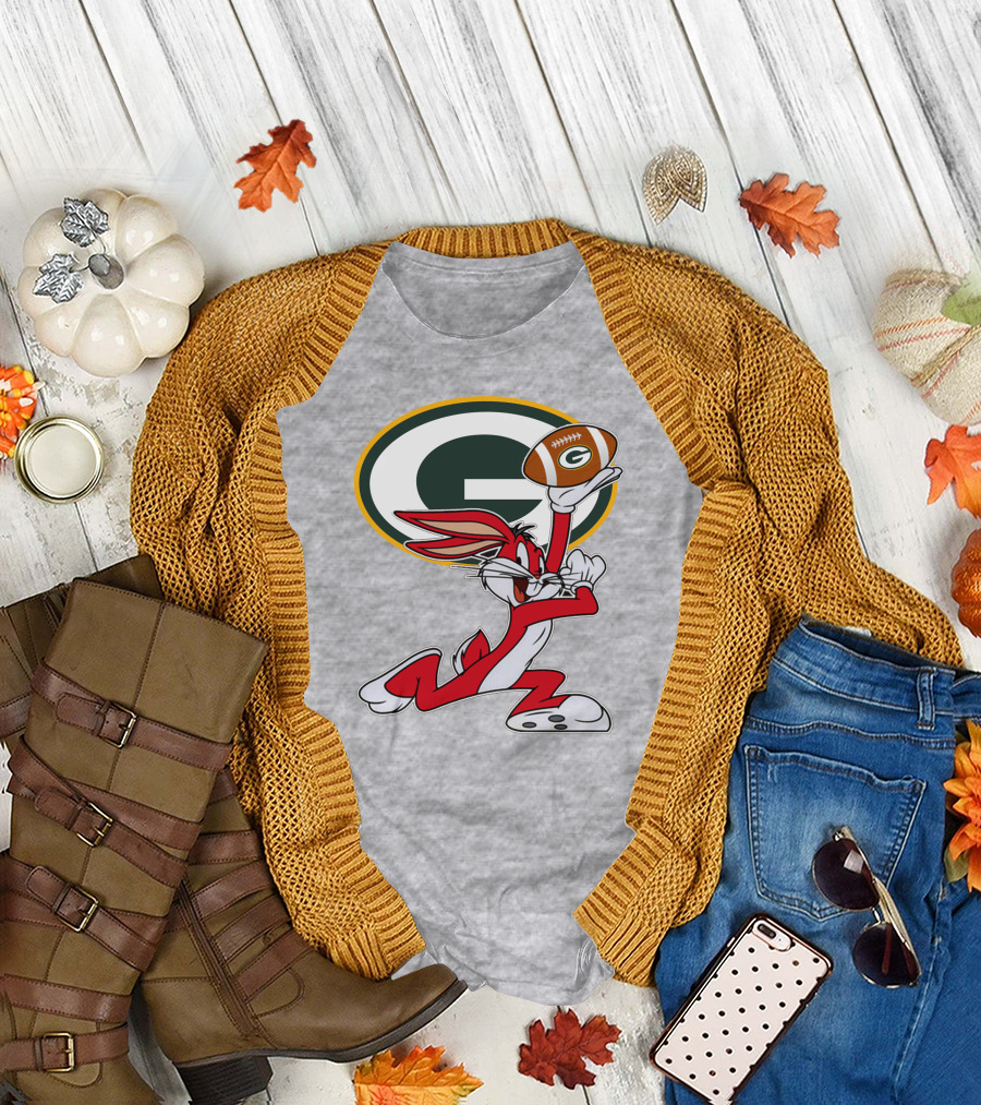 Green Bay Packers Bugs Bunny Holding Football T-Shirt