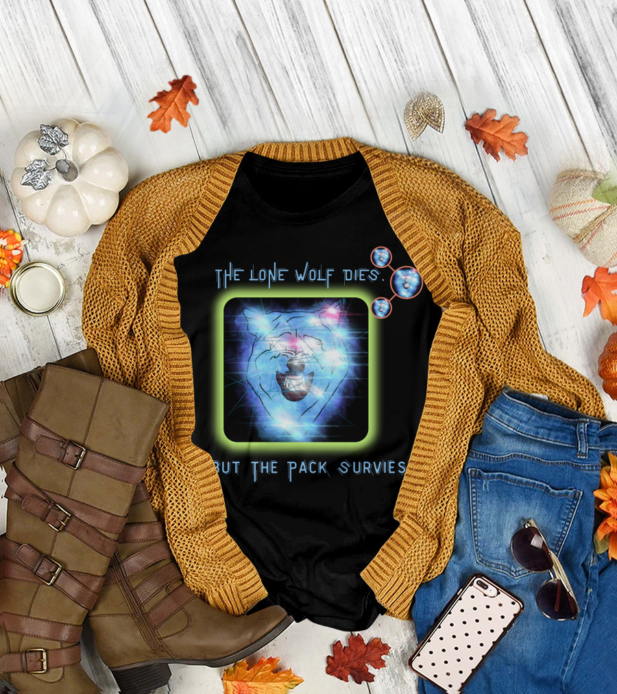 The Lone Wolf Dies But The Pack Survives Glowing Wolf Face in Galactic T-Shirt