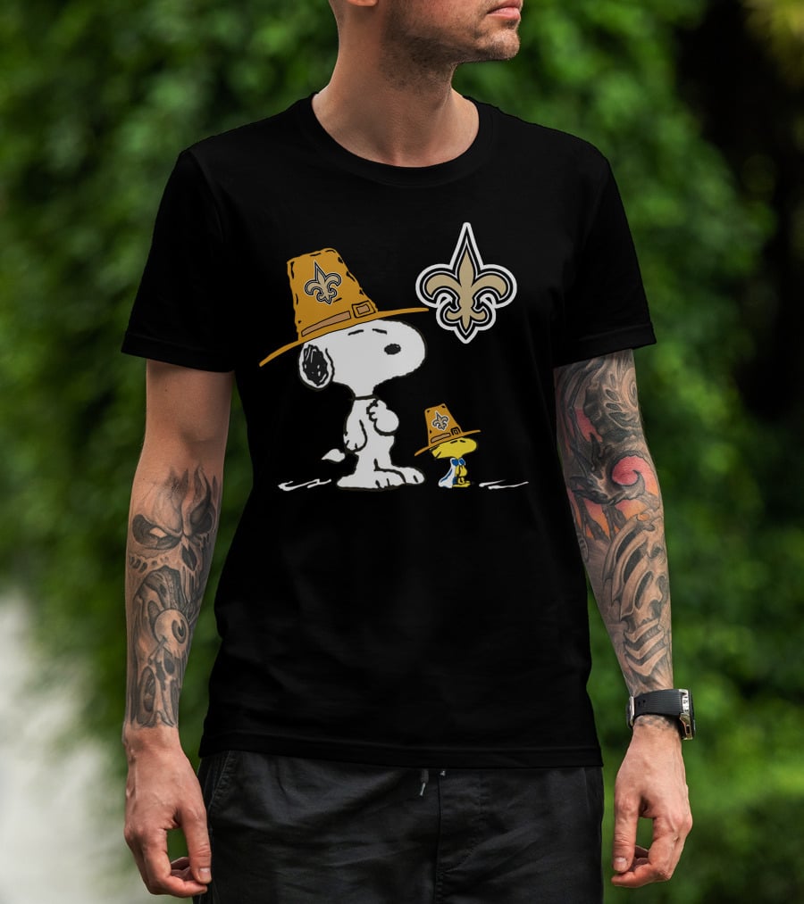 New Orleans Saints Snoopy And Woodstock Fleur-De-Lis Hat T-Shirt